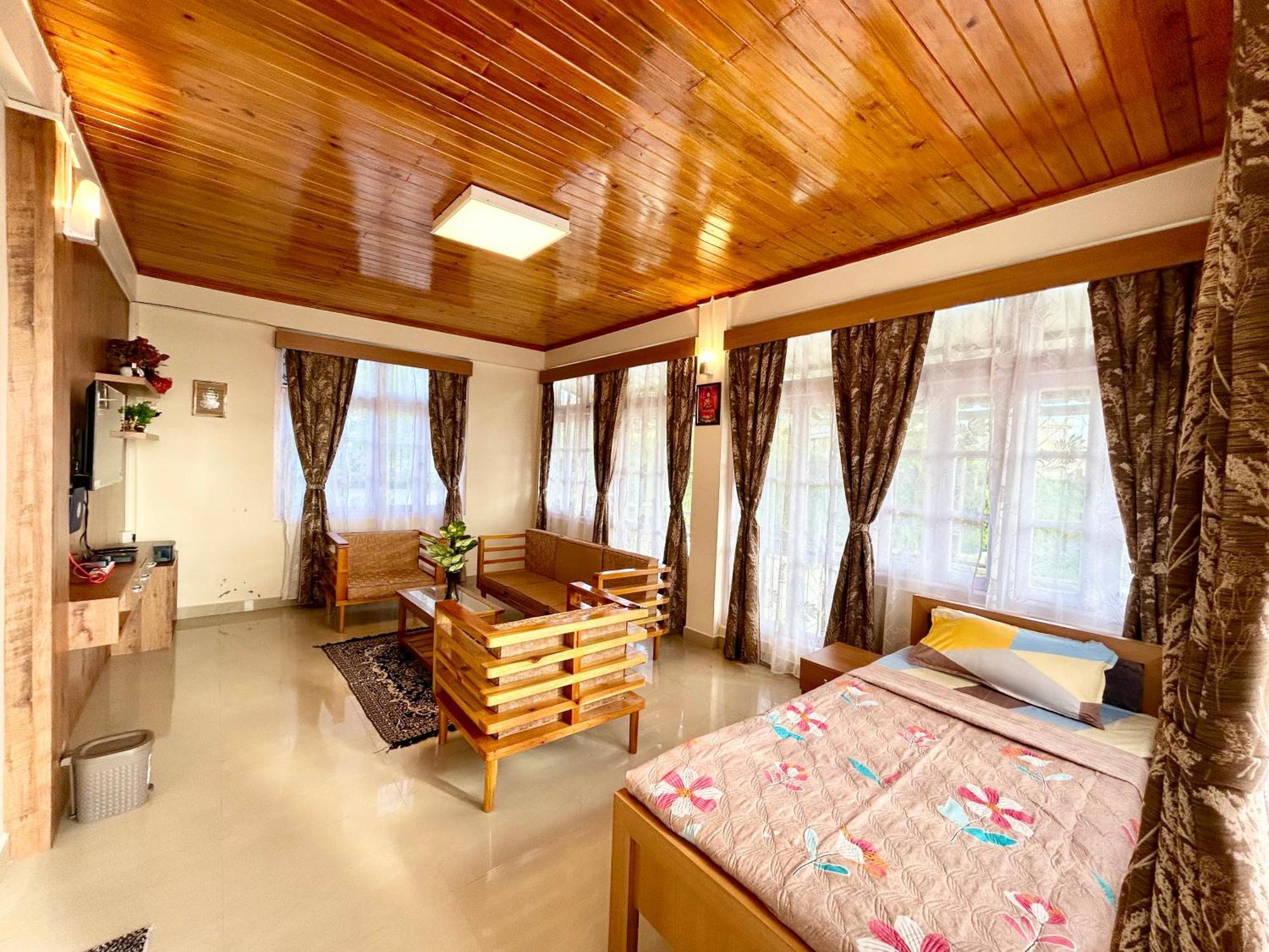 שילונג Yepplo Holiday Home - Complimentary Breakfast - 24 Hrs Caretaker & Power Backup מראה חיצוני תמונה