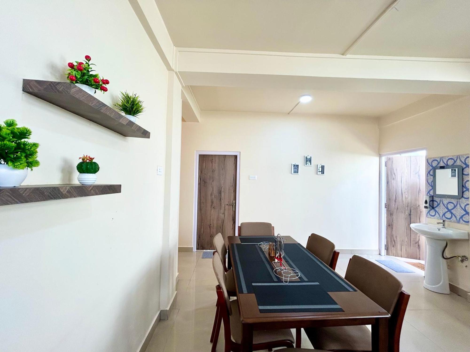 שילונג Yepplo Holiday Home - Complimentary Breakfast - 24 Hrs Caretaker & Power Backup מראה חיצוני תמונה