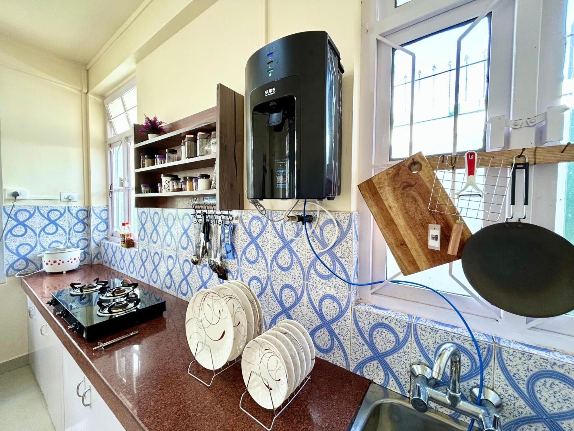 שילונג Yepplo Holiday Home - Complimentary Breakfast - 24 Hrs Caretaker & Power Backup מראה חיצוני תמונה