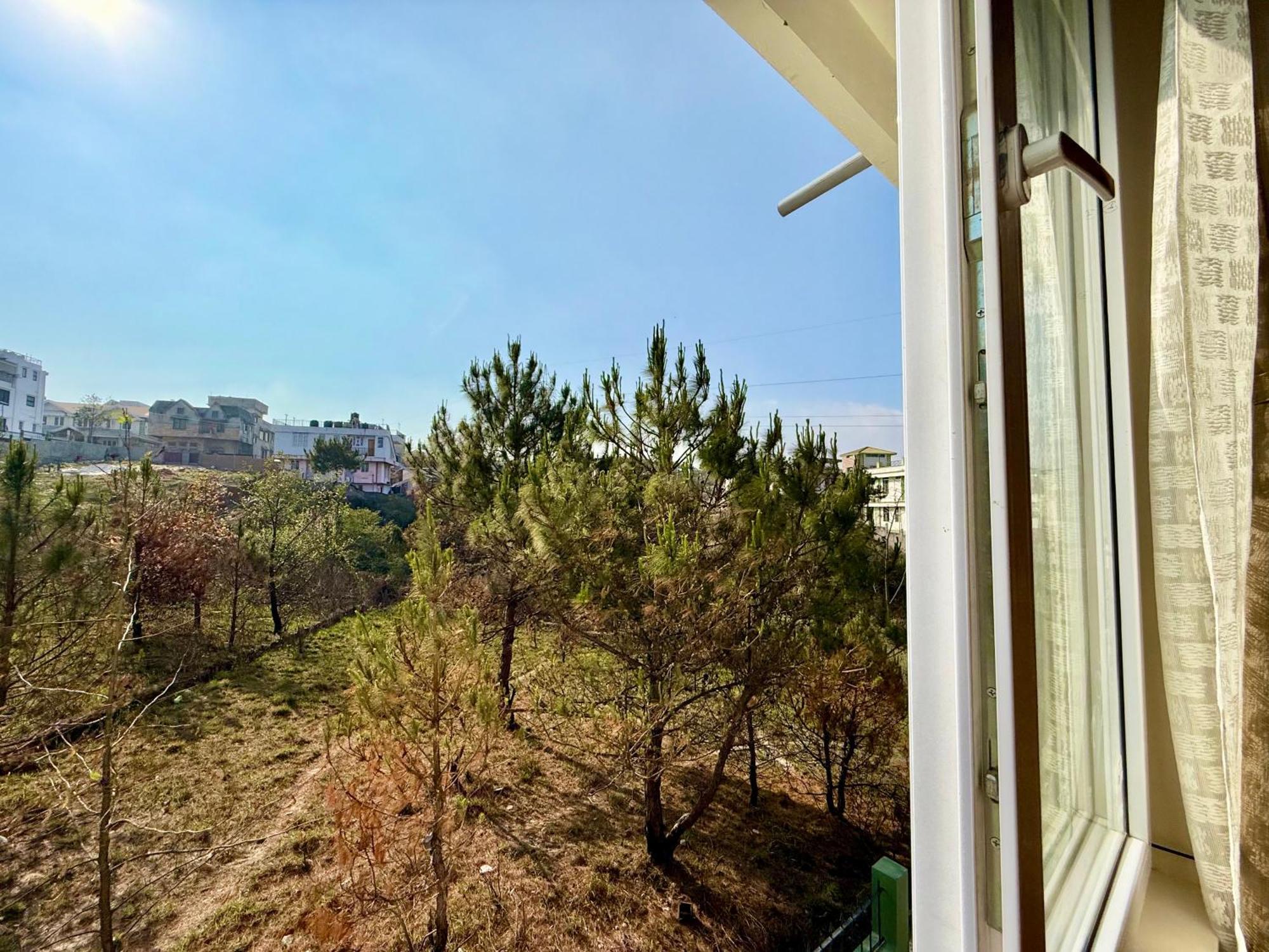 שילונג Yepplo Holiday Home - Complimentary Breakfast - 24 Hrs Caretaker & Power Backup מראה חיצוני תמונה