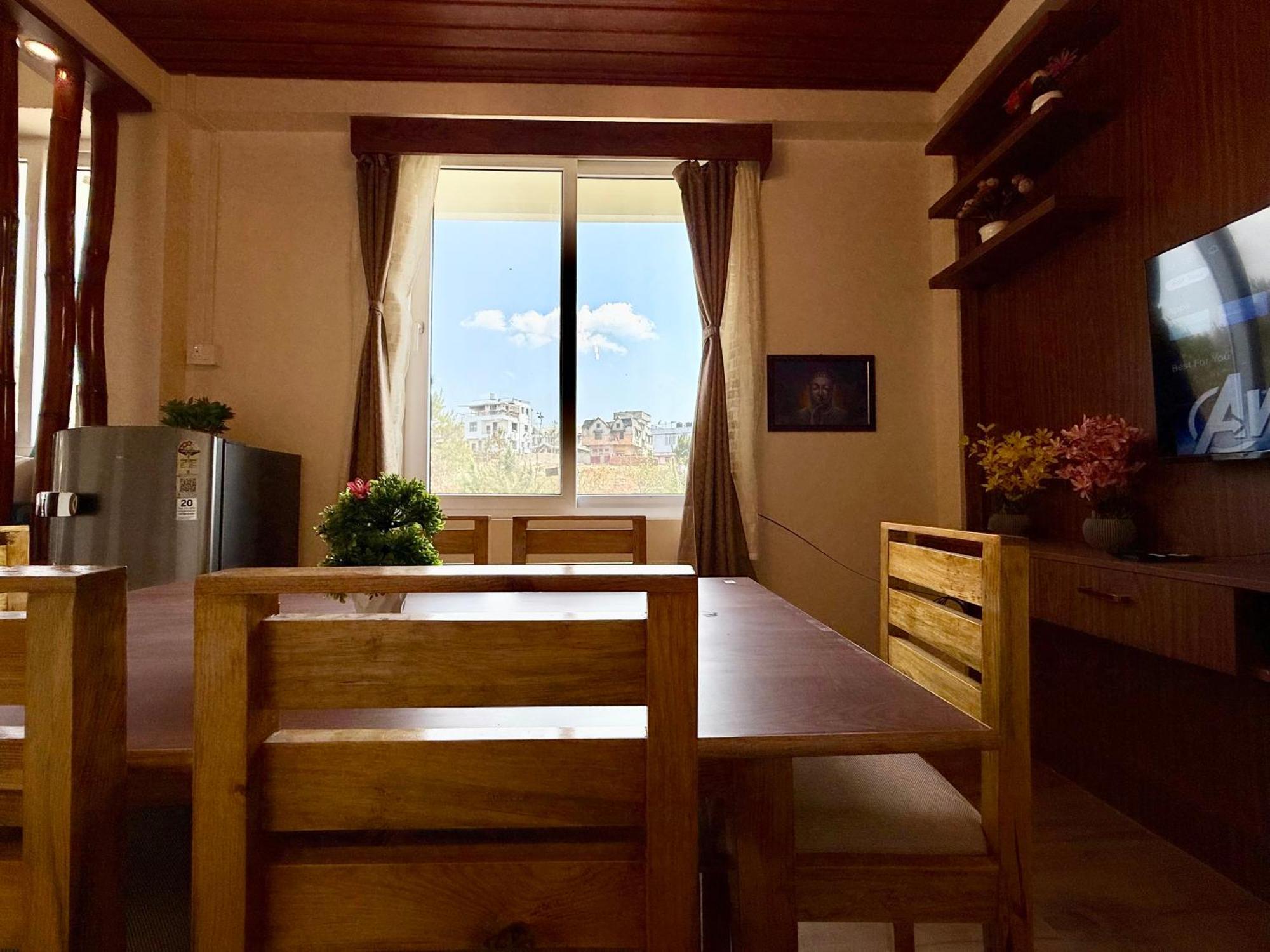 שילונג Yepplo Holiday Home - Complimentary Breakfast - 24 Hrs Caretaker & Power Backup מראה חיצוני תמונה