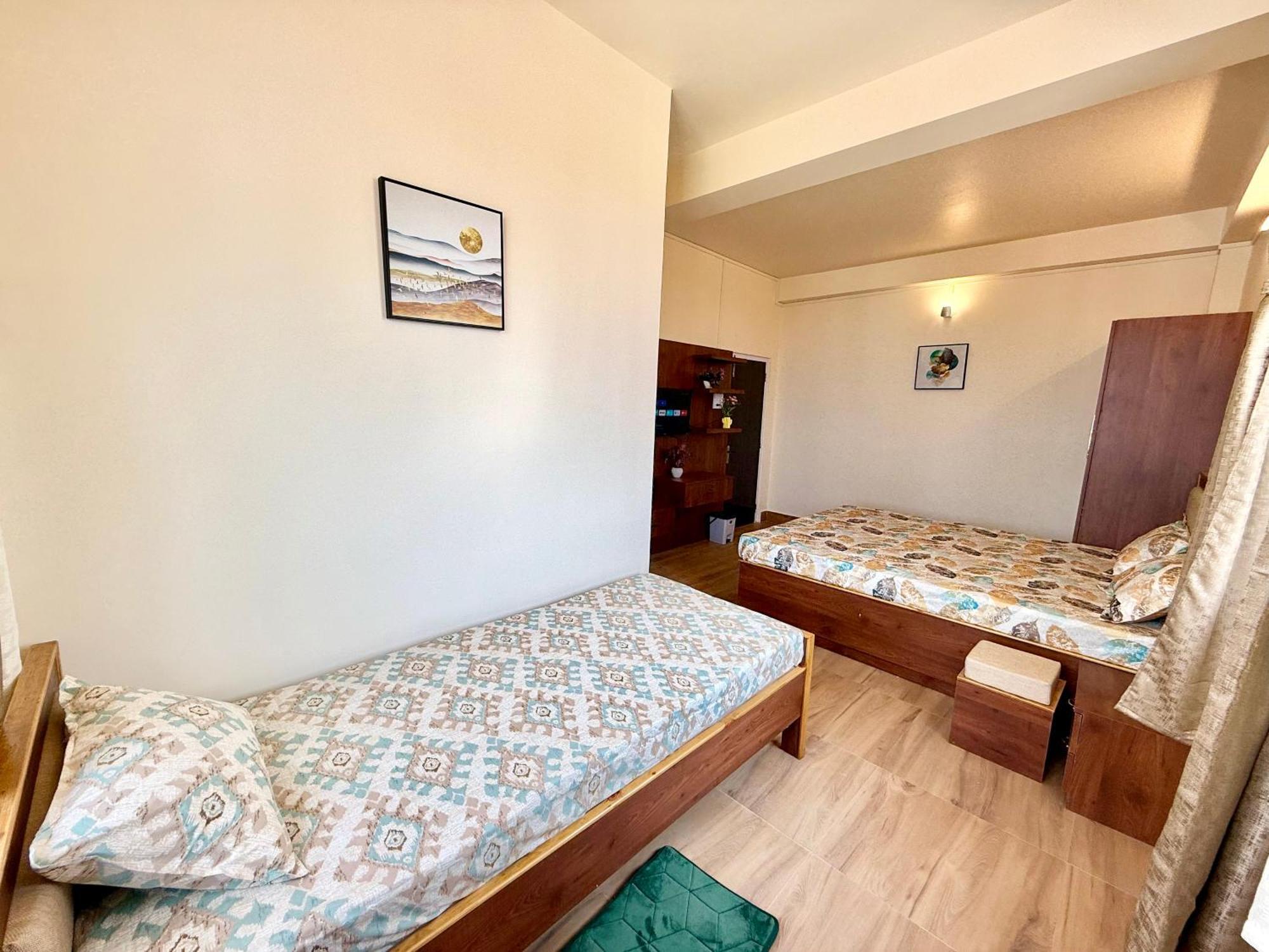 שילונג Yepplo Holiday Home - Complimentary Breakfast - 24 Hrs Caretaker & Power Backup מראה חיצוני תמונה