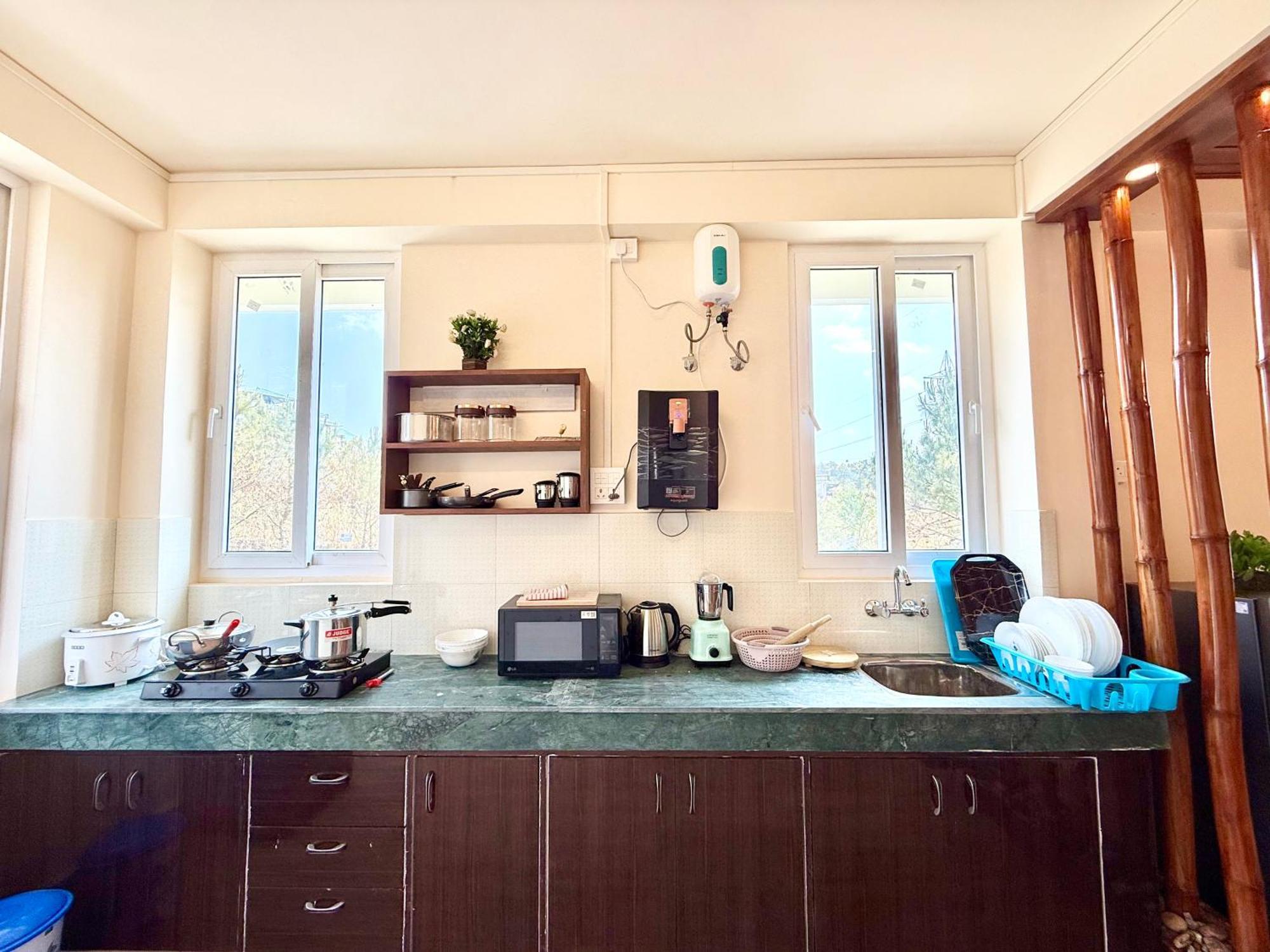 שילונג Yepplo Holiday Home - Complimentary Breakfast - 24 Hrs Caretaker & Power Backup מראה חיצוני תמונה