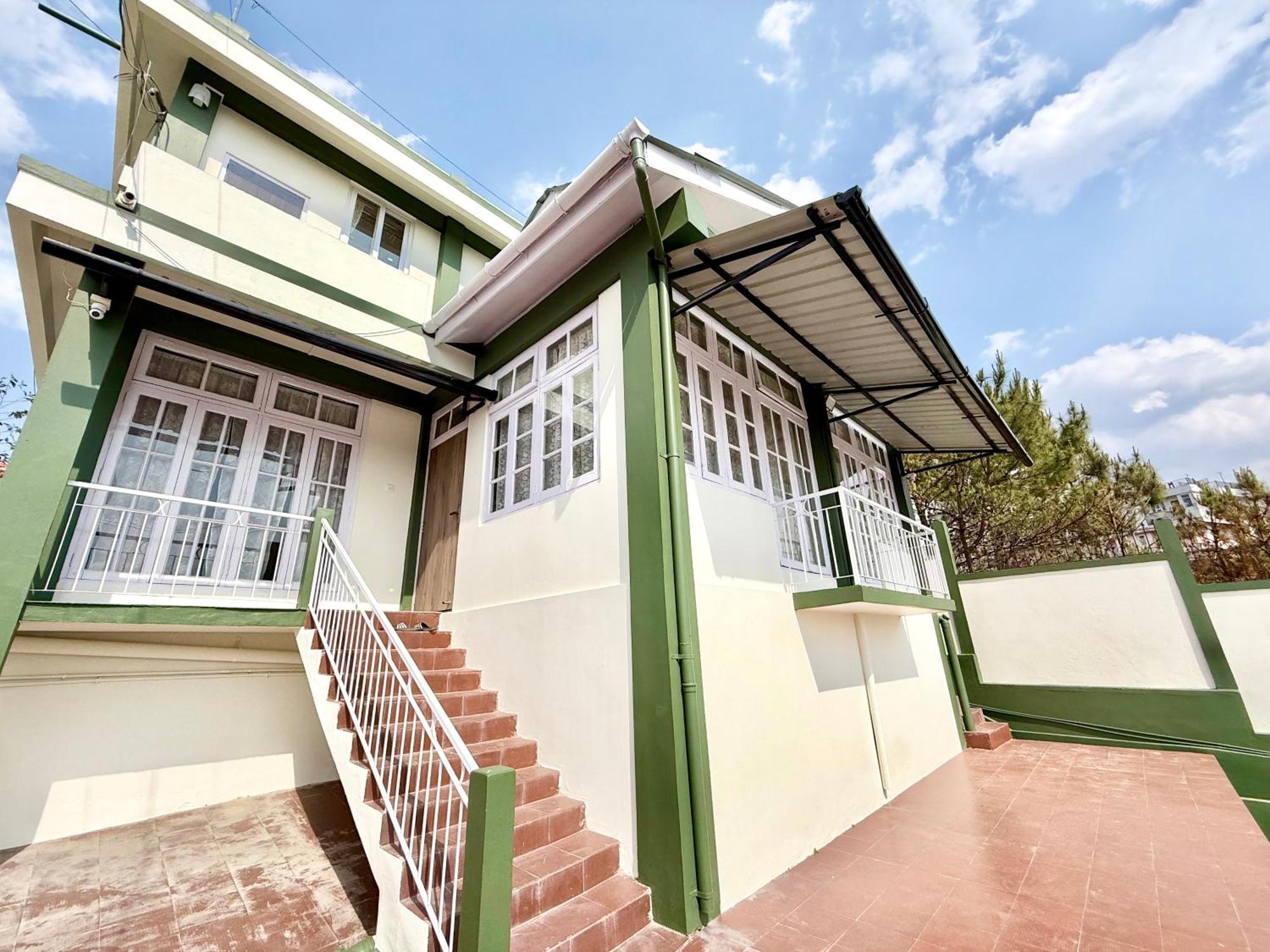 שילונג Yepplo Holiday Home - Complimentary Breakfast - 24 Hrs Caretaker & Power Backup מראה חיצוני תמונה